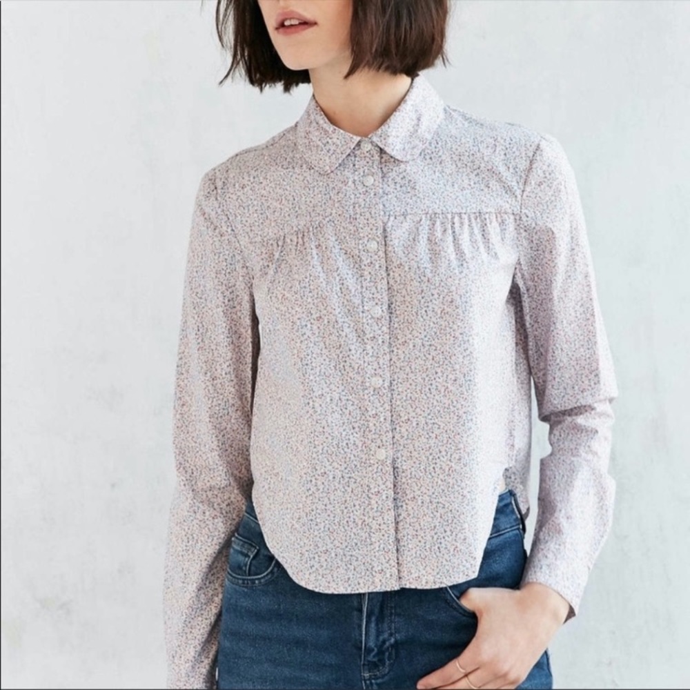 Alice and UO pink button up crop shirt